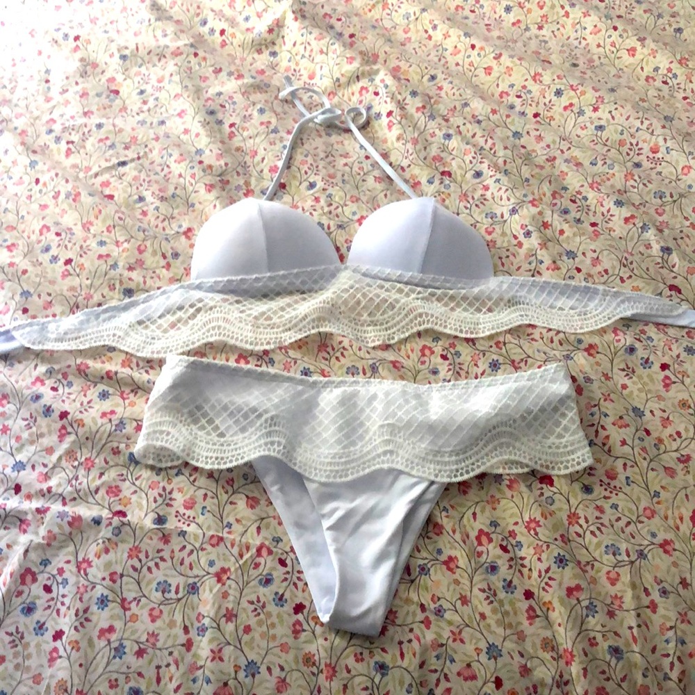 NEW ✨White lace bathing suit
